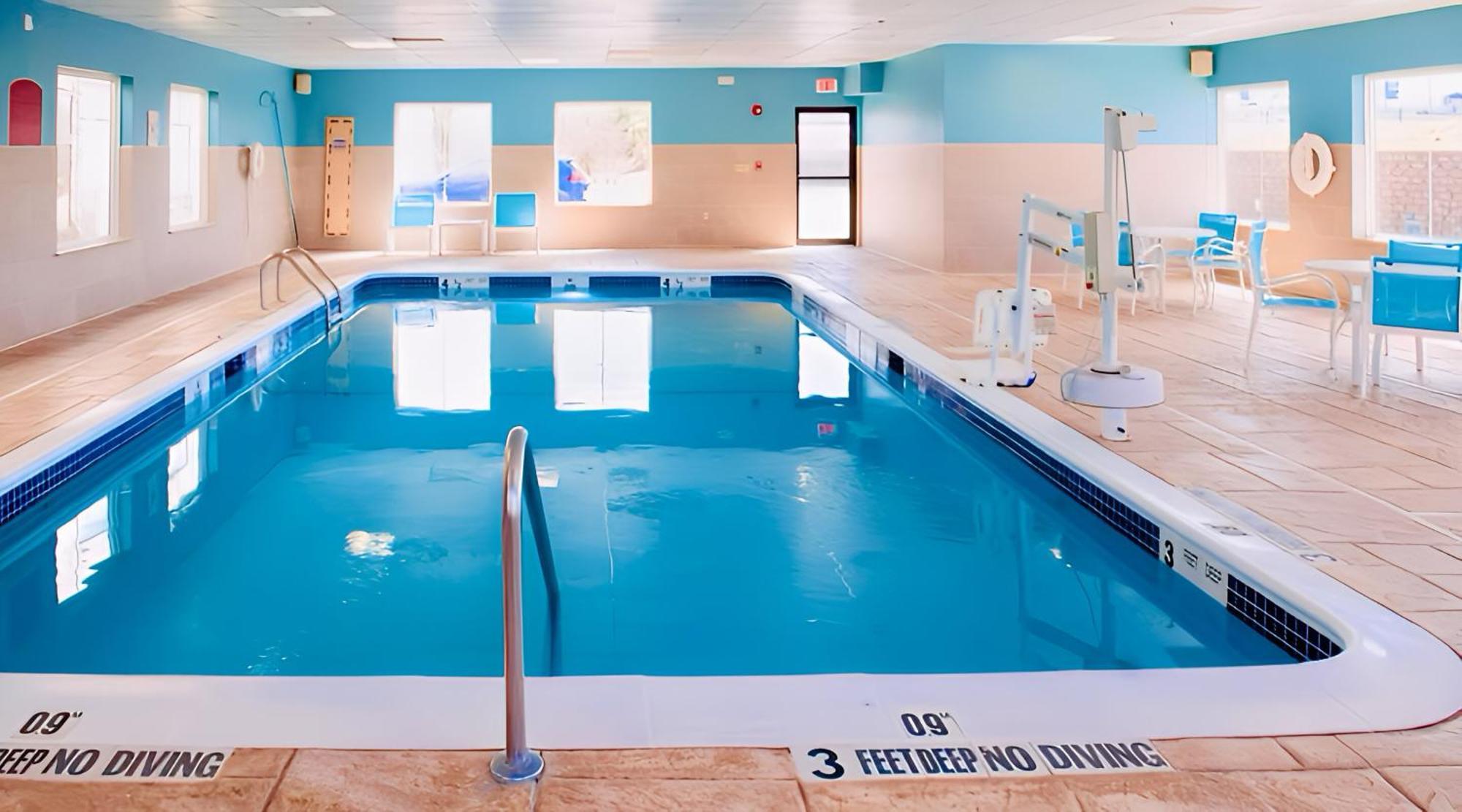 Holiday Inn Express Hotel & Suites Chester By Ihg Buitenkant foto