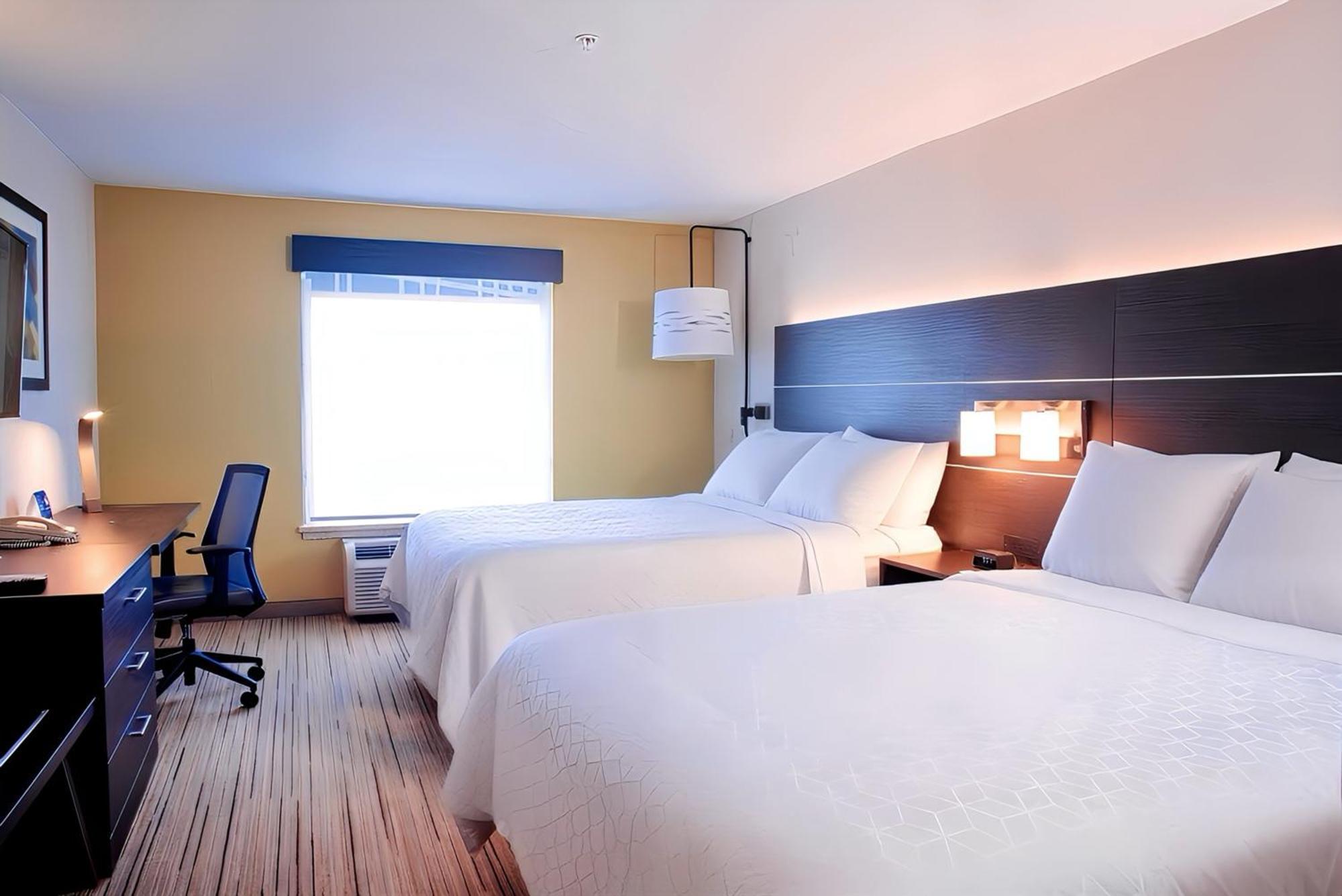 Holiday Inn Express Hotel & Suites Chester By Ihg Buitenkant foto