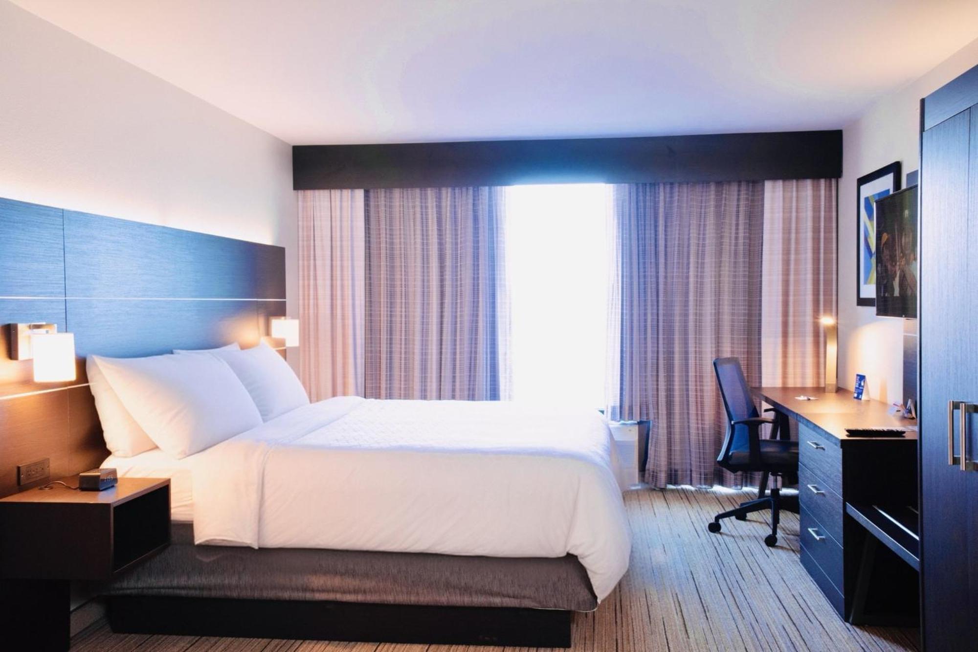 Holiday Inn Express Hotel & Suites Chester By Ihg Buitenkant foto